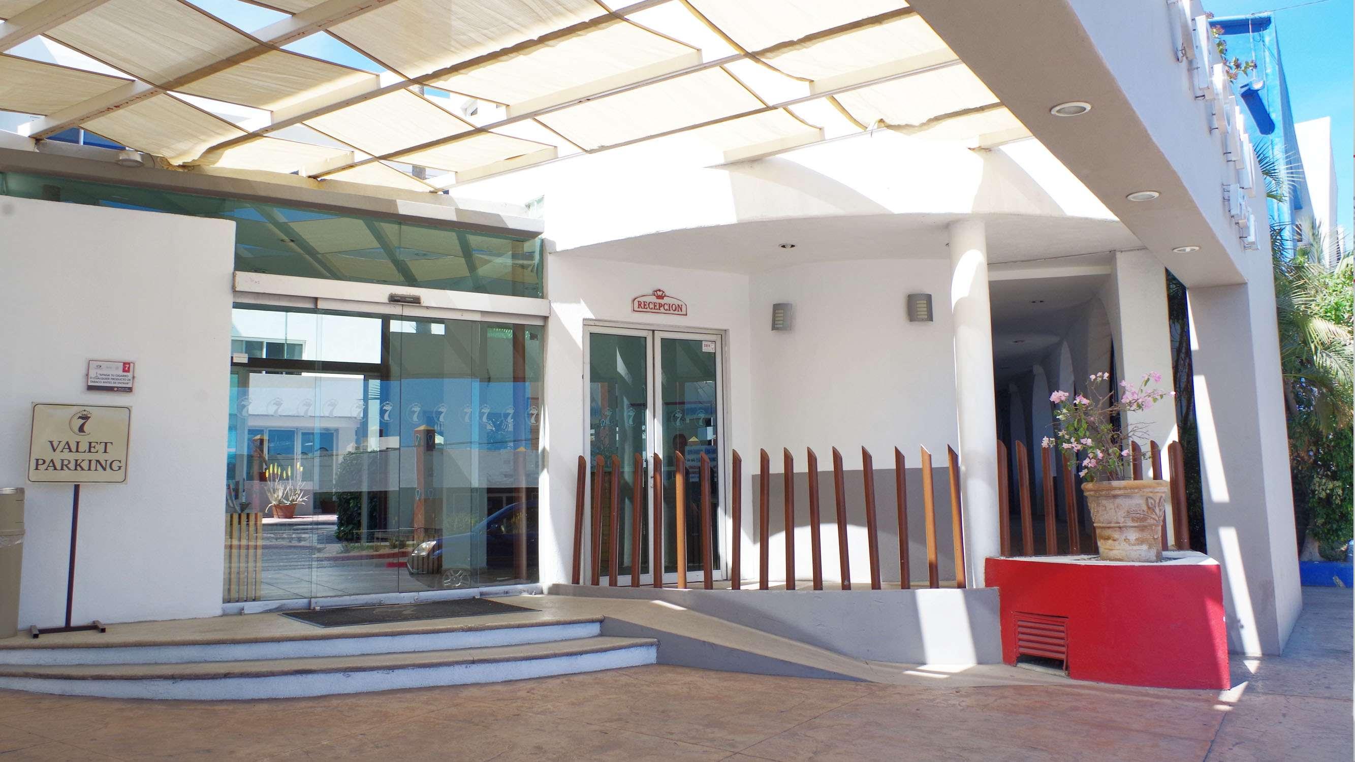 Seven Crown Express & Suites By Kavia Cabo San Lucas Esterno foto