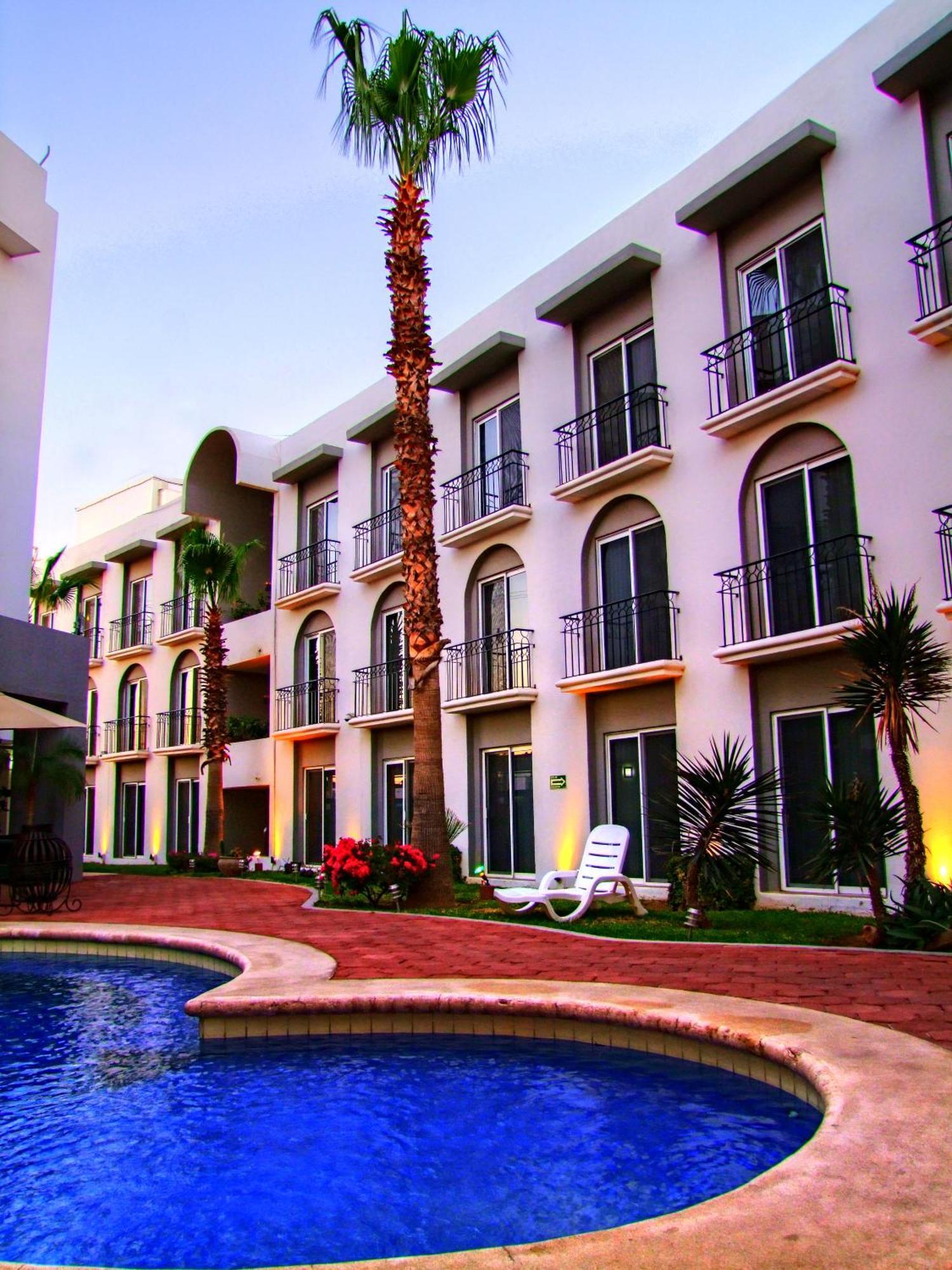 Seven Crown Express & Suites By Kavia Cabo San Lucas Esterno foto